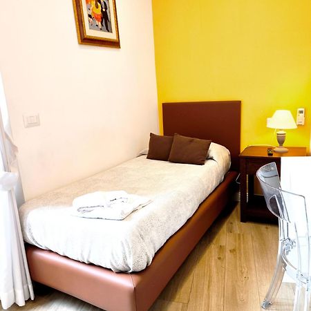 Agora Singola Con Bagno Privato Adiacente Bed and Breakfast Neapel Exteriör bild