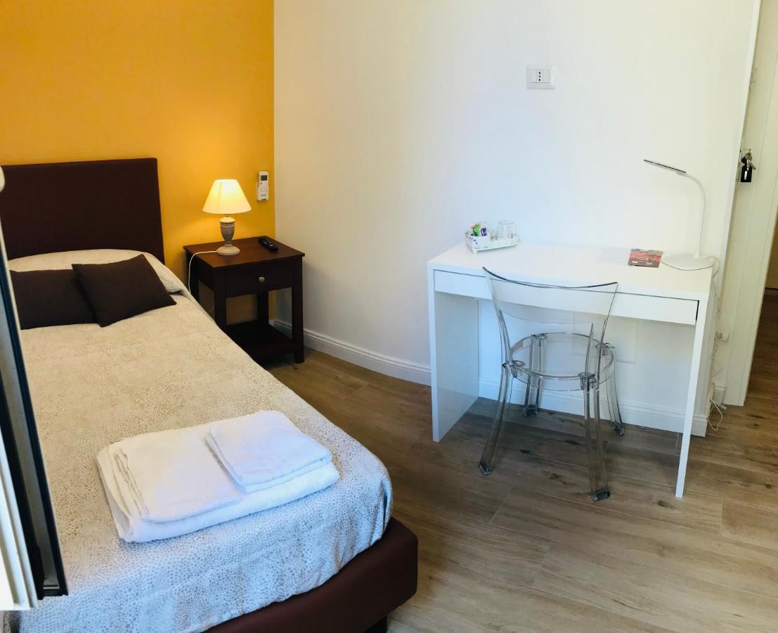 Agora Singola Con Bagno Privato Adiacente Bed and Breakfast Neapel Exteriör bild